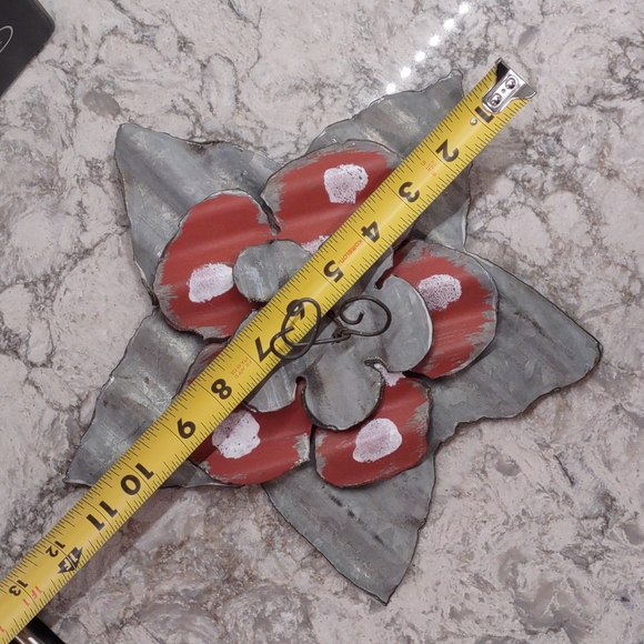 🏠 Hand Crafted Corrugated Metal Star Flower - Picture 3 of 3